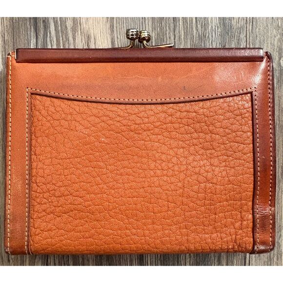 VTG Dooney & Bourke Brown British Tan All Weather Leather Kiss Lock Wallet - Picture 2 of 12